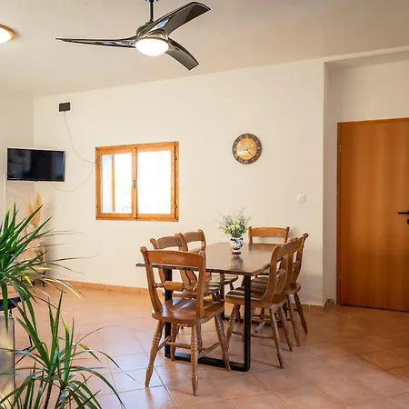 Olive House Rezo