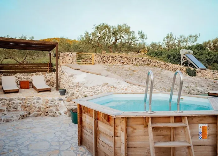 Olive House Rezo Semesterbostad *