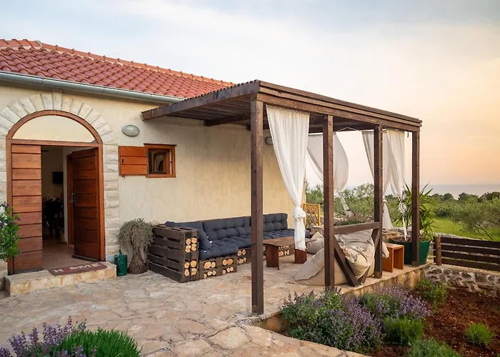 Olive House Rezo * Hvar Town