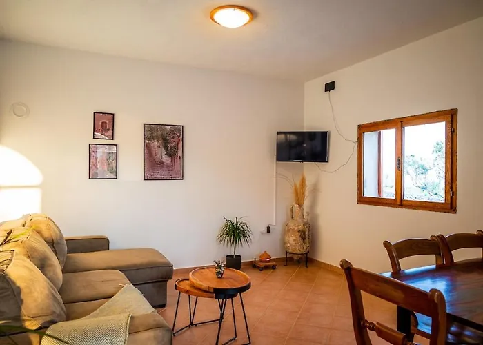 Olive House Rezo Semesterbostad *