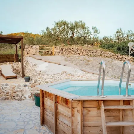 Olive House Rezo Holiday home *