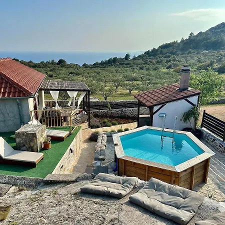 Holiday home Olive House Rezo *