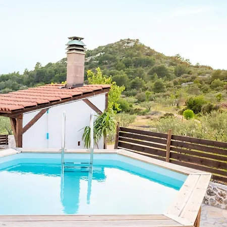 Olive House Rezo Holiday home